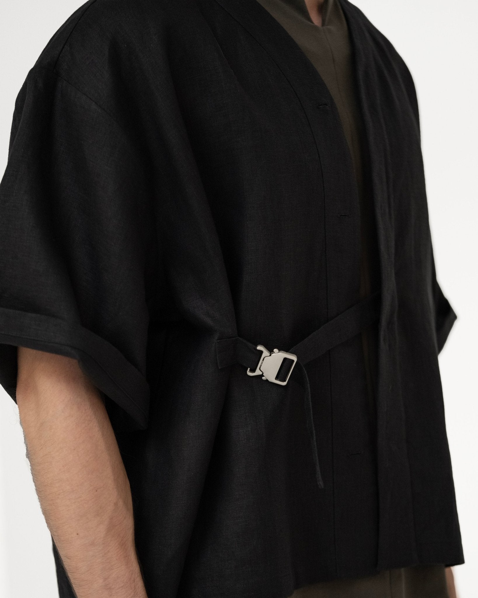 Shōto Baseball Collar Top 2.0 - Black - G R A Y E