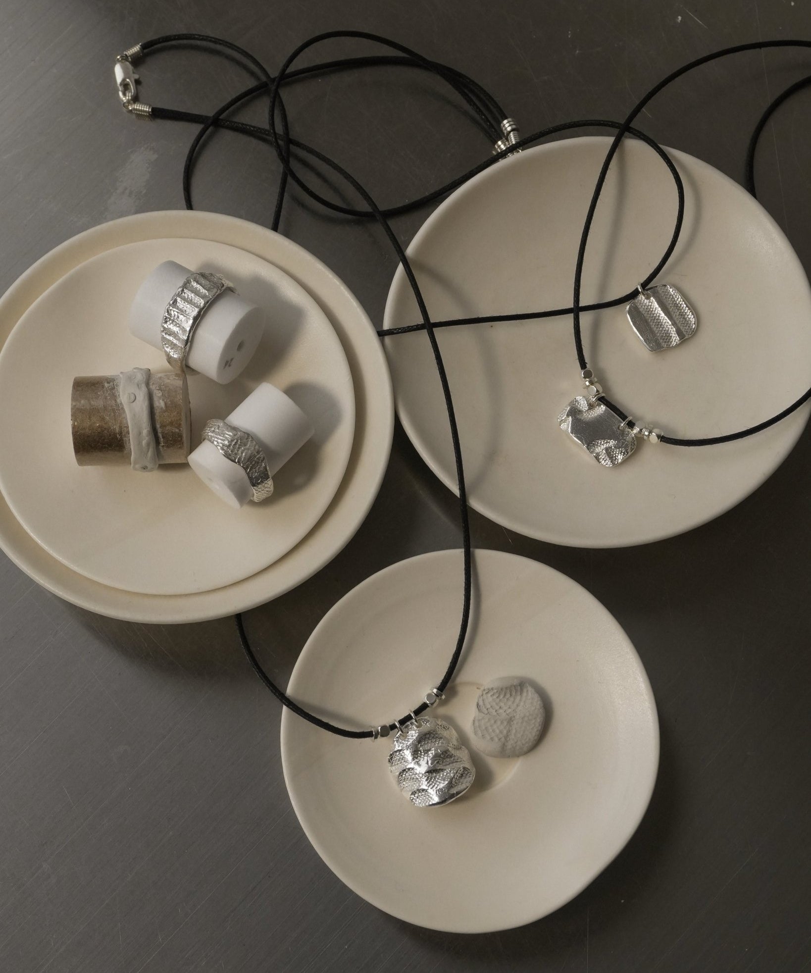 Silver Forms Experience - G R A Y E