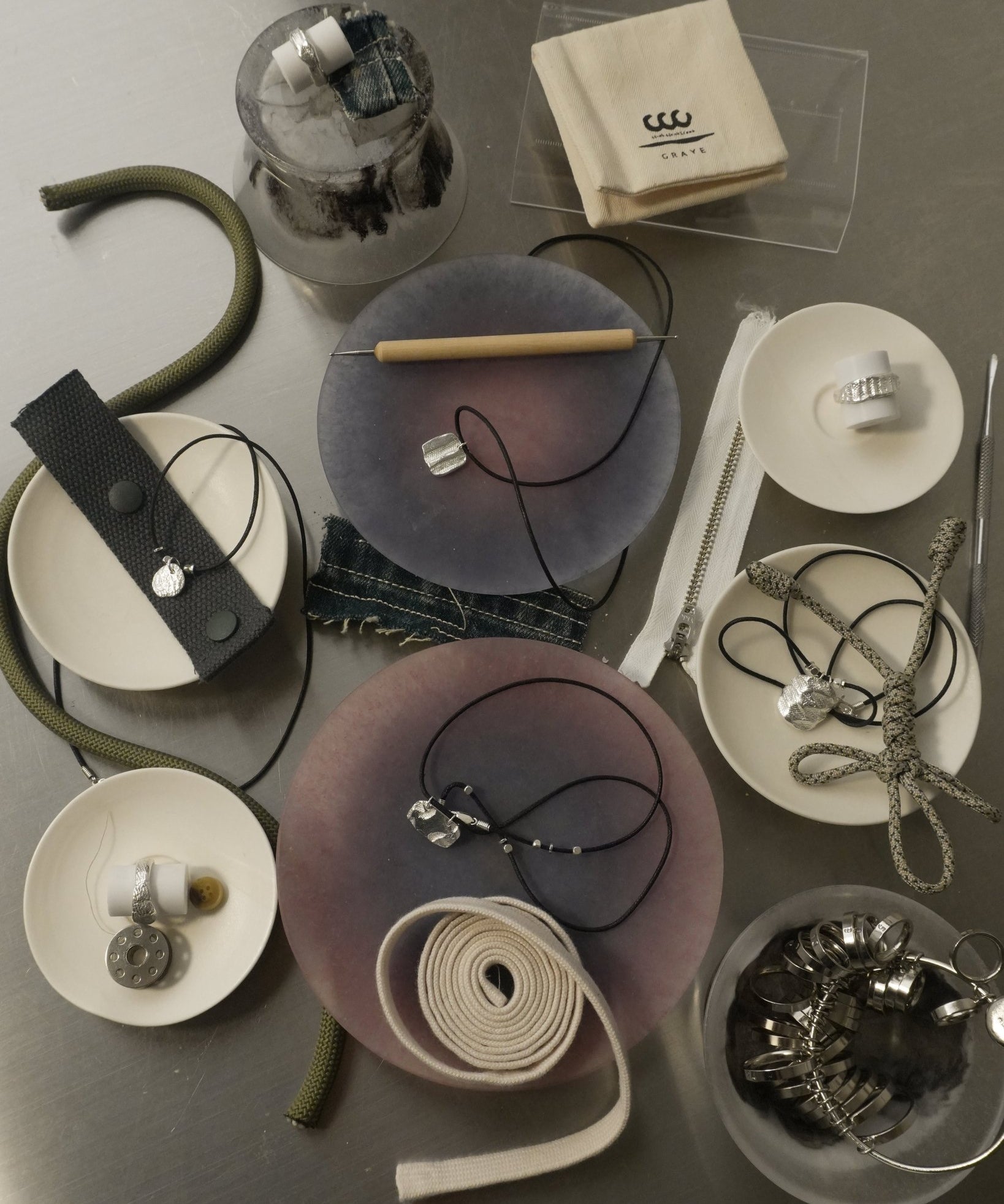 Silver Forms Experience - G R A Y E