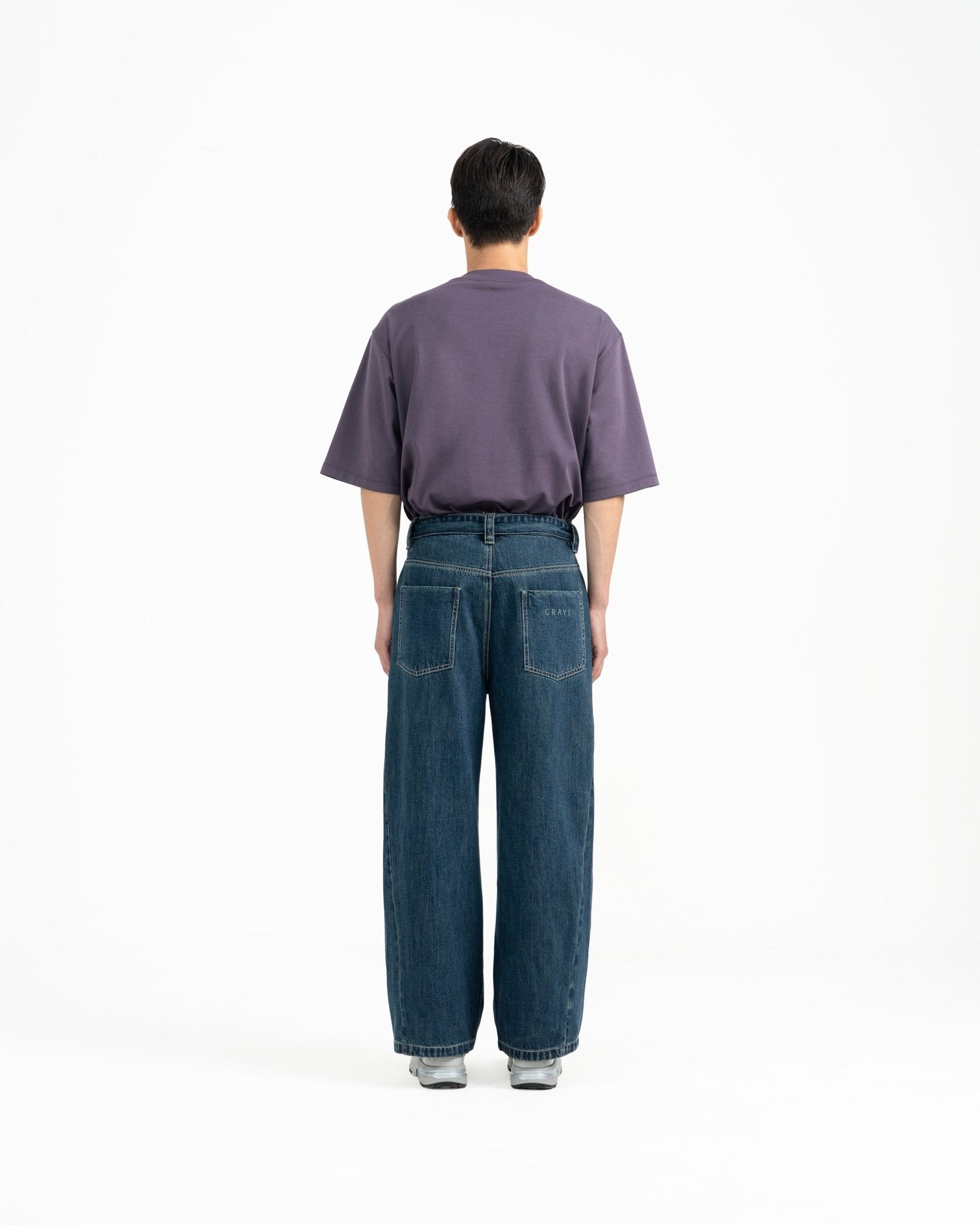 Straight Leg Belted Jeans - G R A Y E