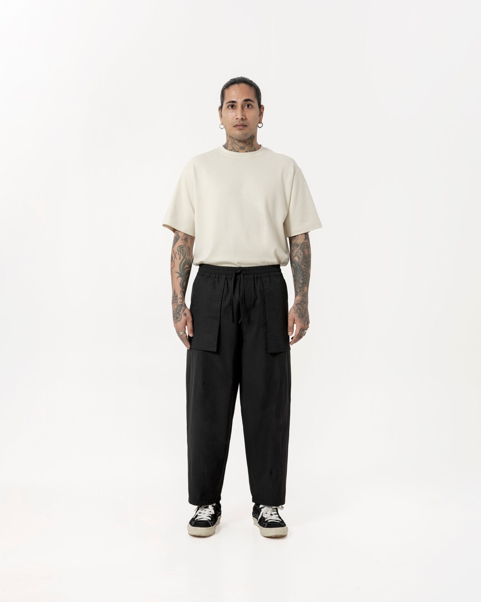 Relaxed Elasticated Trousers - Black - G R A Y E
