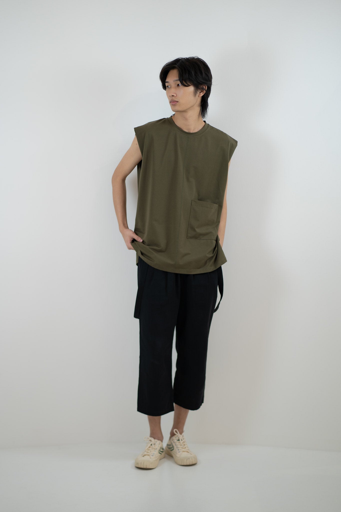 Sleeveless Tee - Olive Green - G R A Y E